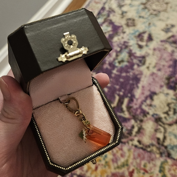 RARE Authentic Juicy Couture Tropical Cocktail Red Tea Charm With Umbrella & Box - Picture 2 of 11